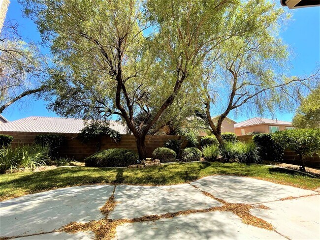 Building Photo - Enjoy mini park in your backyard! Single-story home in Aliante community