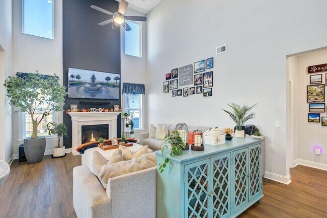 Building Photo - 3 Bedroom, 2.5 Bathroom Home in Oakley Pointe - Moncks Corner