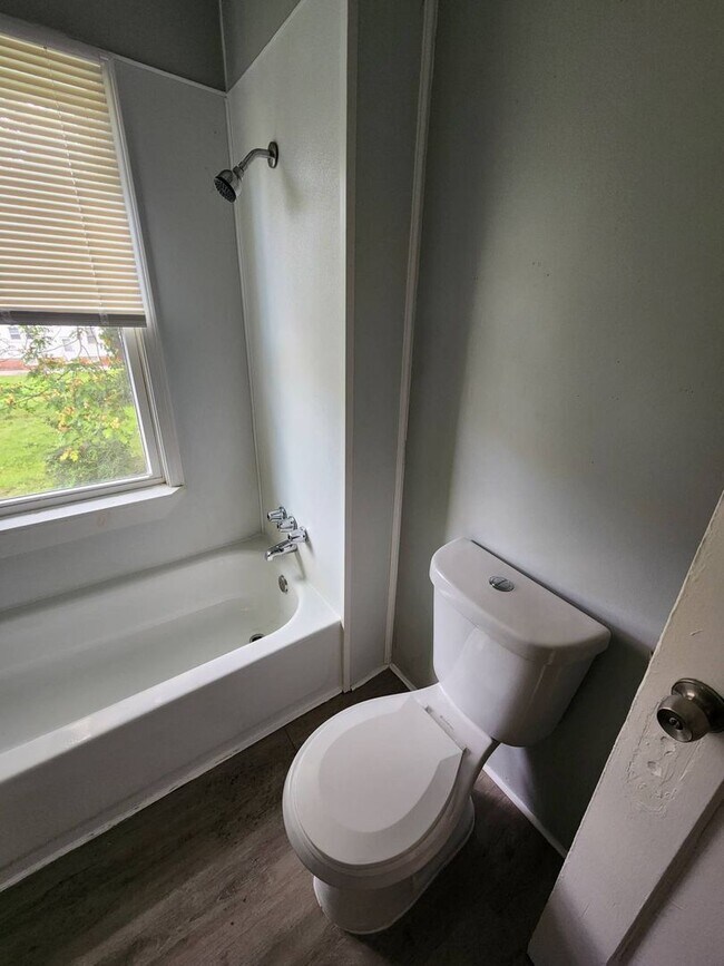 Building Photo - 13302 Ferris Ave