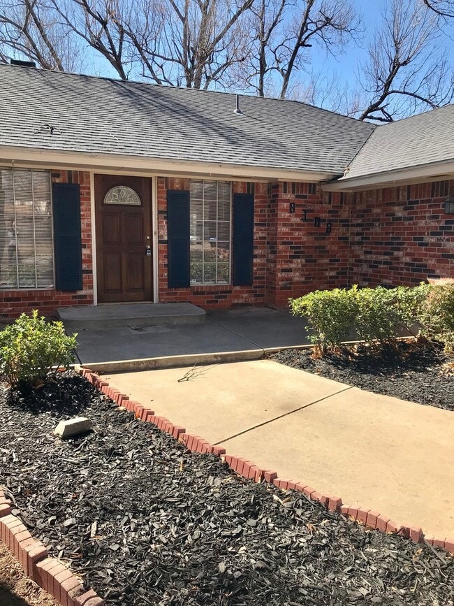 Updated 4 Bedroom Rental! 8308 NW 102nd St Oklahoma City OK 73162