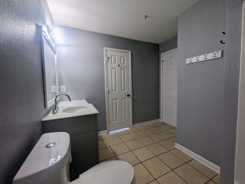 Building Photo - 4050 Dancing Cloud Ct