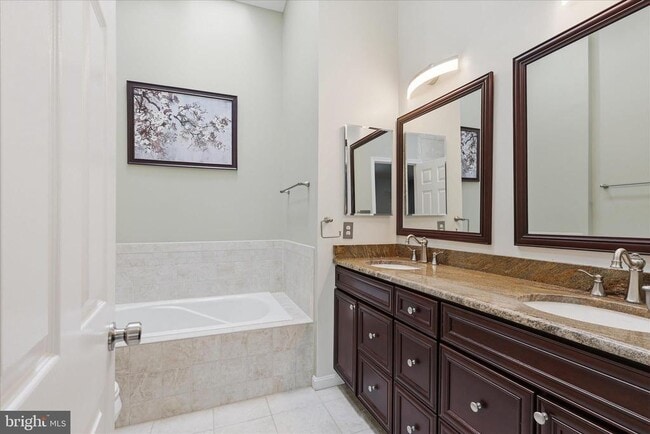 Building Photo - 7211 Squirrel Run Ct