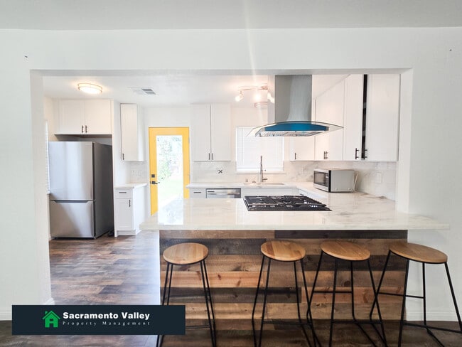 Building Photo - 7625 Lytle St