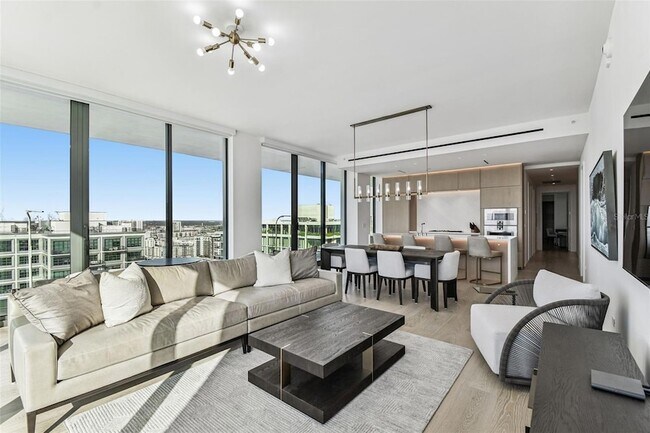 Building Photo - 1000 Water St