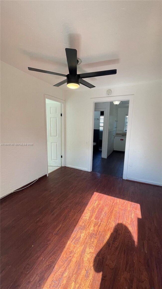 Building Photo - 1857 Buchanan St