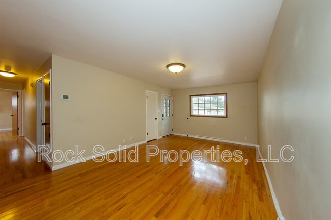 Building Photo - 1622 Oxford Dr