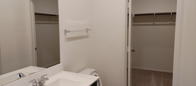 Building Photo - 3420 Lodgepole Dr