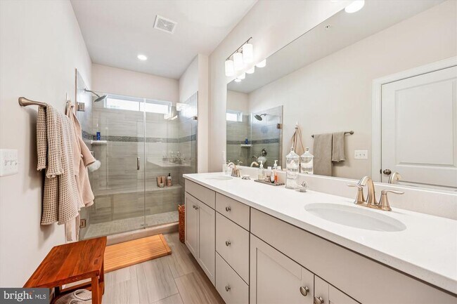 Building Photo - 107 Armstrong Pl