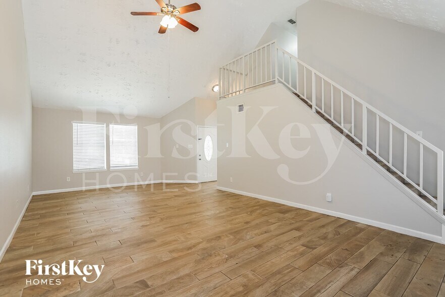 Building Photo - 20239 Misty Pines Dr