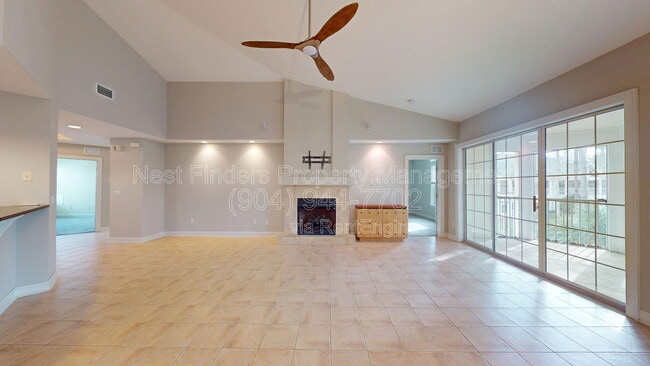 Building Photo - 330 N Shore Cir