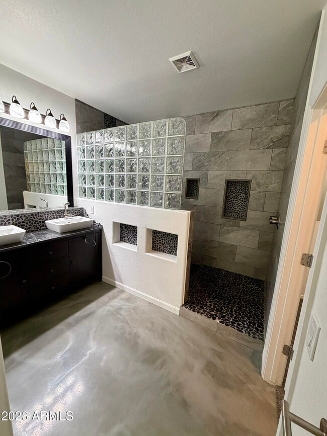 Building Photo - 4243 E Gleneagle Dr