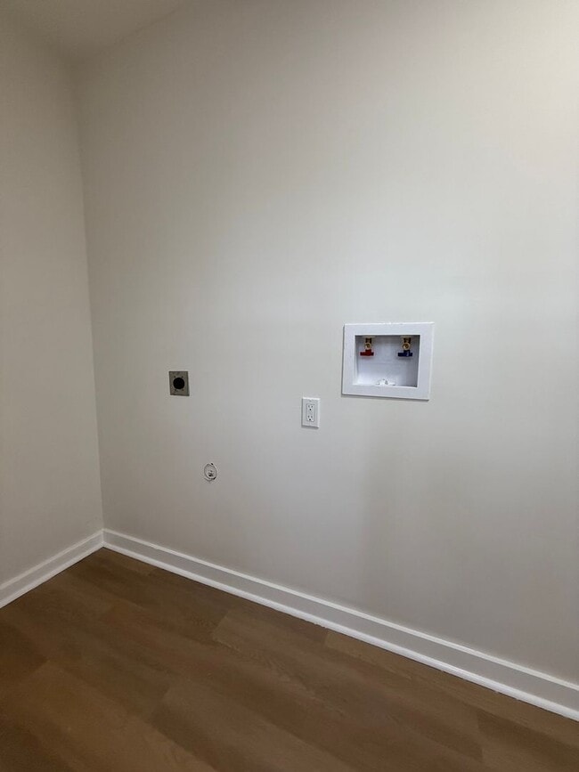 Building Photo - Now Available — Newly Remodeled 4BR / 2BA Home in Dalraida