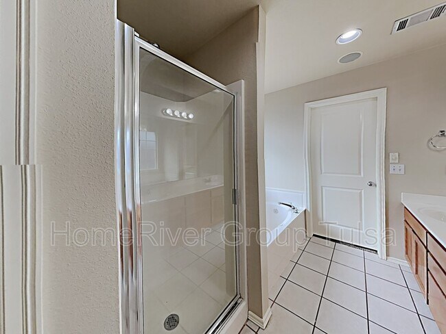 Building Photo - 3710 N Ironwood Pl