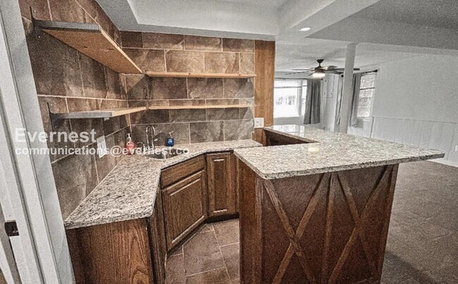 Building Photo - 3 Bed/3 Bath Home with Fenced Yard and Garage / Available Now!