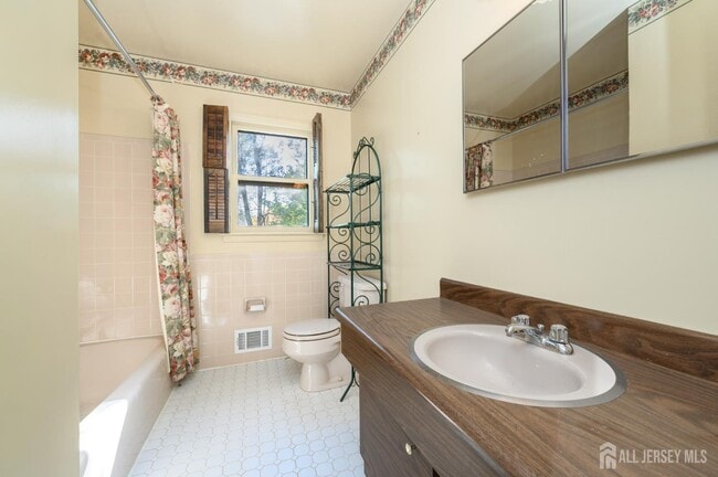 Building Photo - 3996 Park Ave