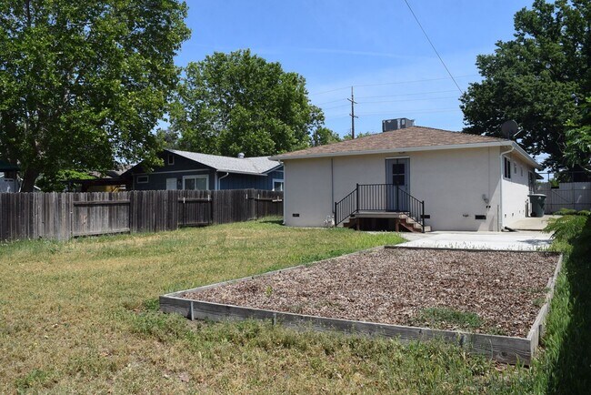 Building Photo - 5030 Grove St