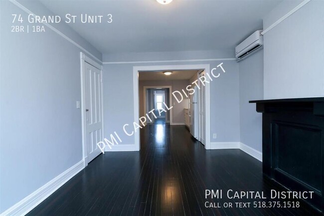 Building Photo - Luxurious, Modern 2 bedroom w/ Den and Cen...