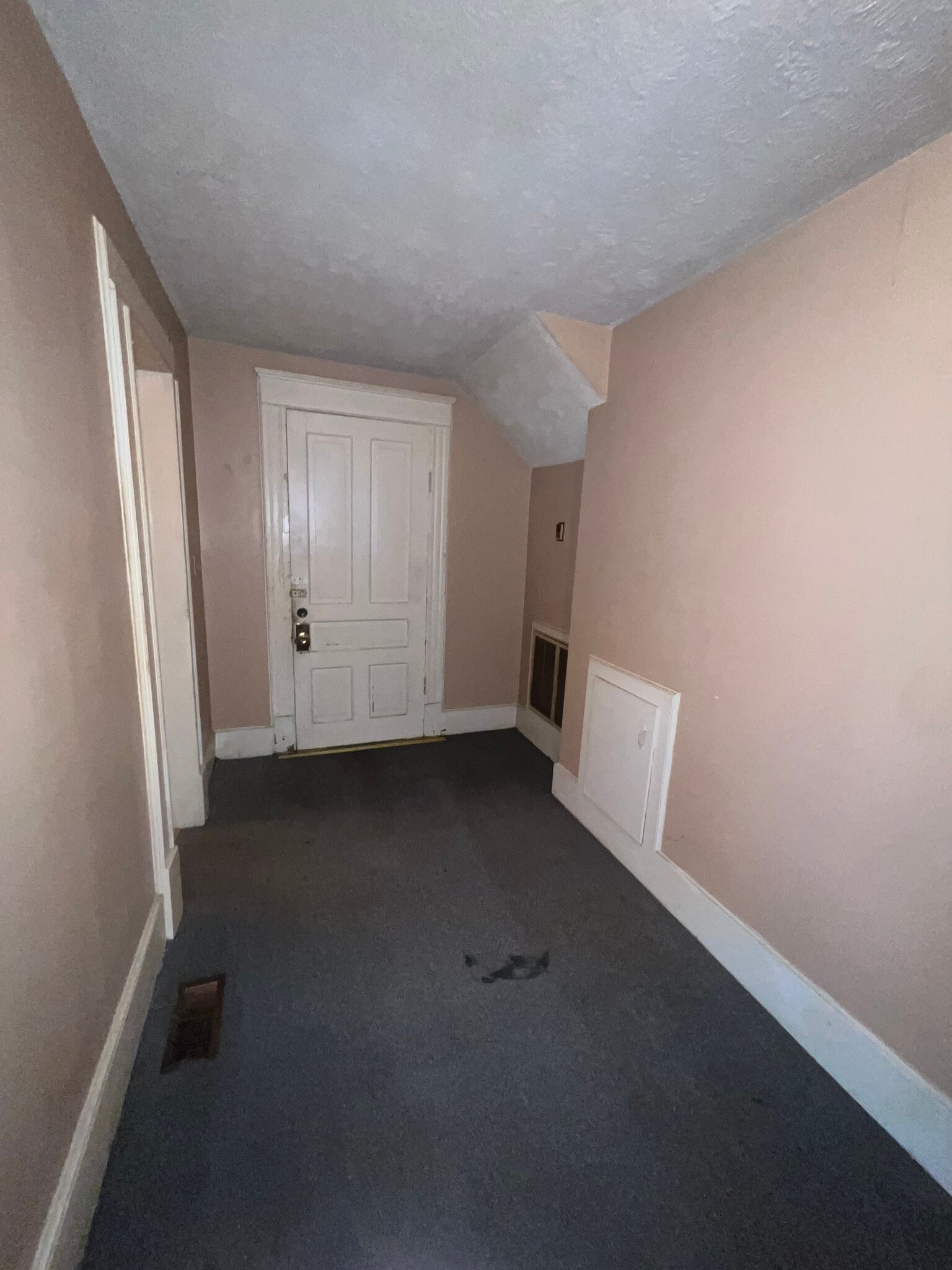 Building Photo - 221 E Covington St