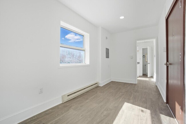 Building Photo - 159 W Washington St