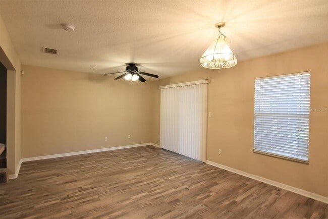 Building Photo - 1066 Dolphin Dr
