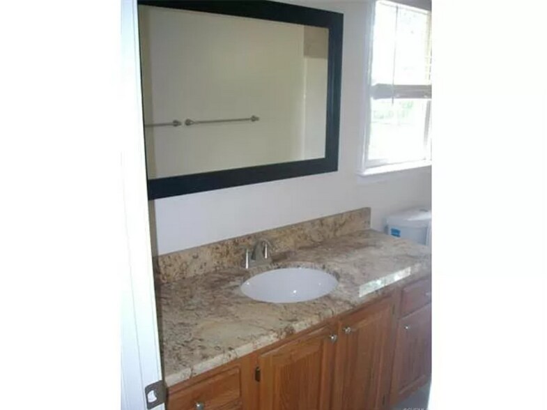 Building Photo - 5601 Silver Fox Ln