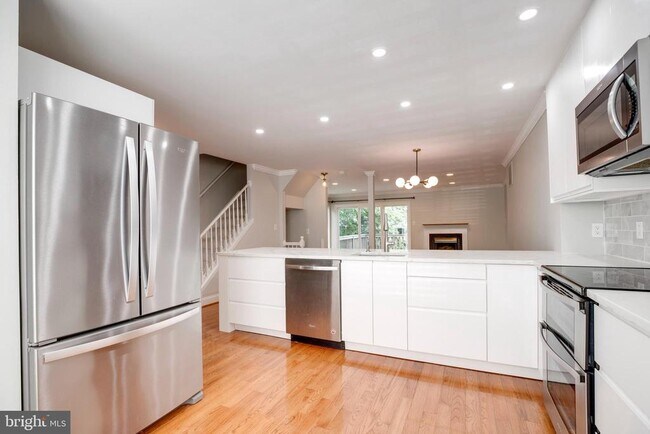 Building Photo - 5610 Gosling Ct