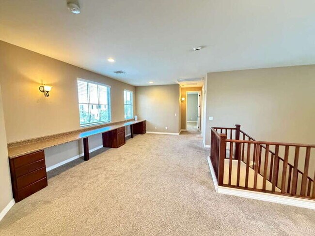 Building Photo - 6250 S Rochester Dr