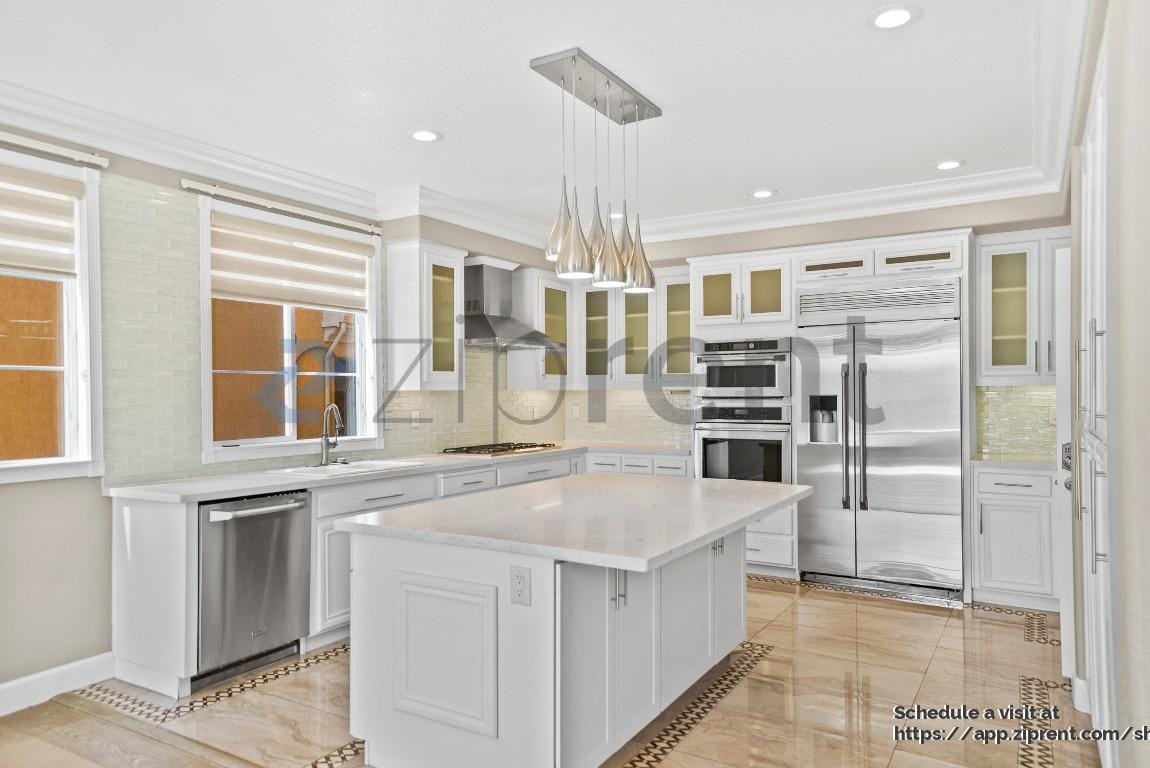 Building Photo - 51 Viola St