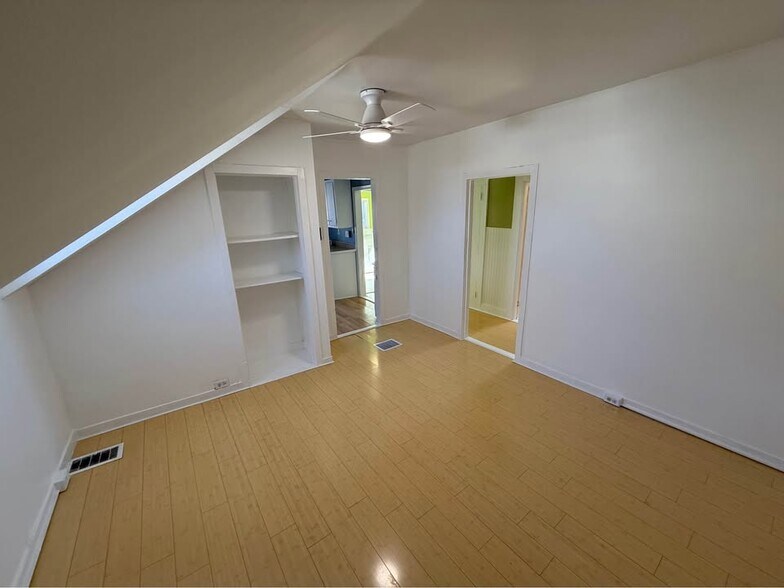 Building Photo - 439 Essex St