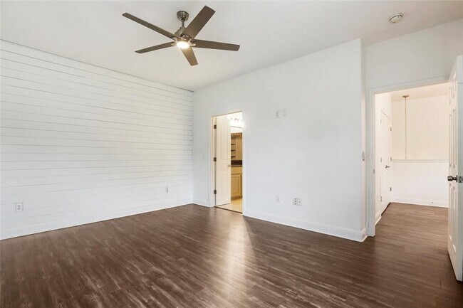 Building Photo - 3406 Menchaca Rd