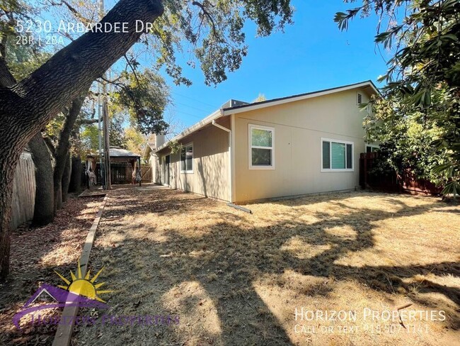 Building Photo - Open 2 Bed 2 Bath 1,030 Sq. Ft. Fair Oaks ...