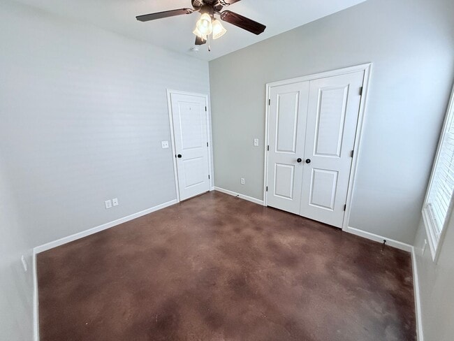 Building Photo - 104 Private Rd 4017