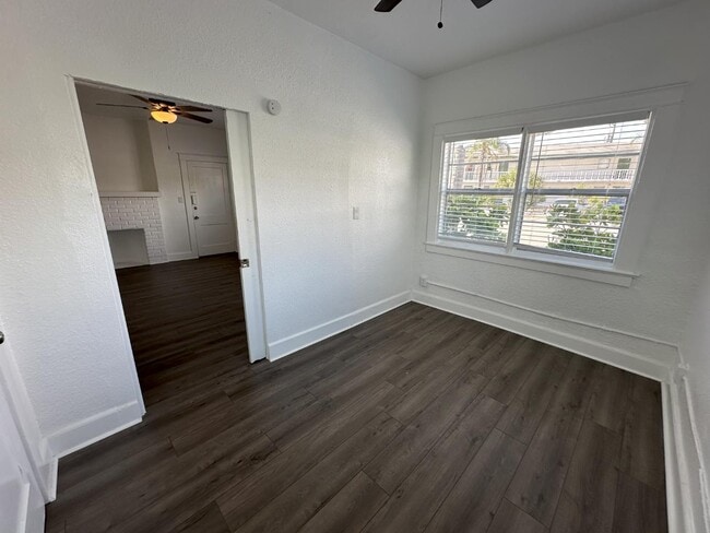Building Photo - 215 S Seacrest Blvd