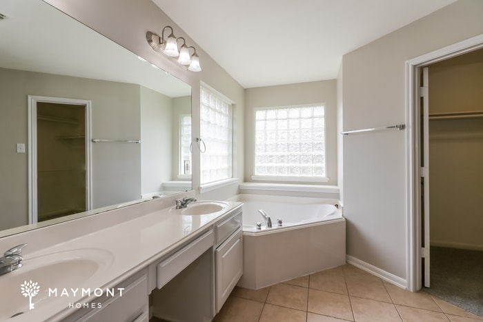Building Photo - 15207 Bentridge Dr
