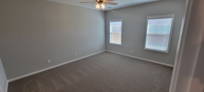 Building Photo - BEAUTIFUL HOME in the Desirable Hedgefield subdivision in Prattville.