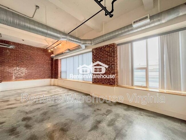 Building Photo - 500 Granby St