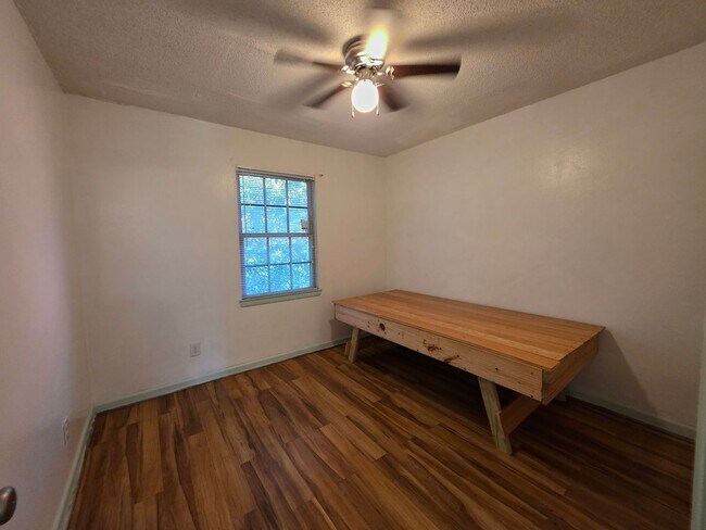 Building Photo - 2721 N M St