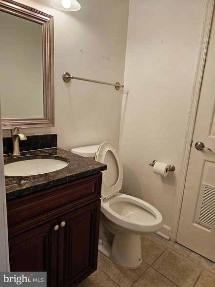 Building Photo - 726 Olde Greenwich Cir