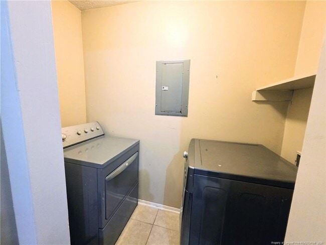 Building Photo - 1861 Tryon Dr