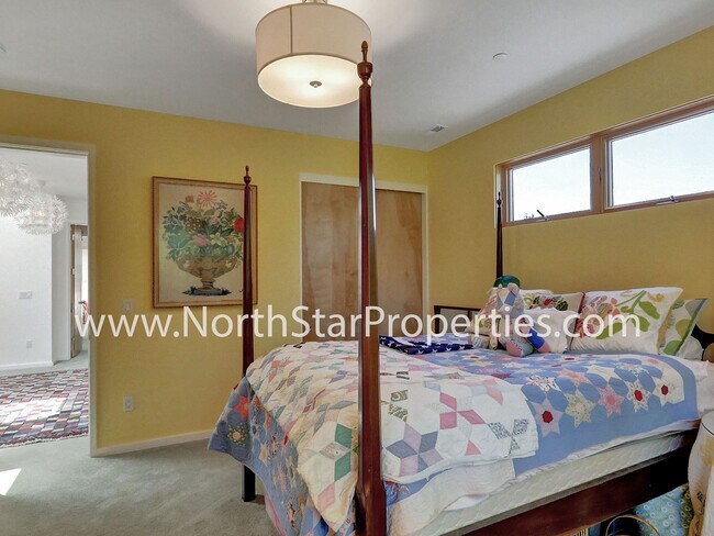 Building Photo - Truly Amazing and Rare Furnished Lake Oswego Cabana.