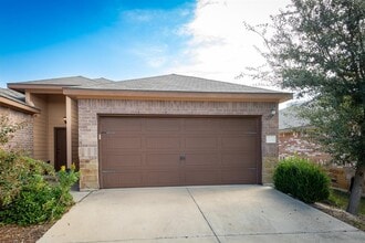 Building Photo - 424 Jack Rabbit Ln