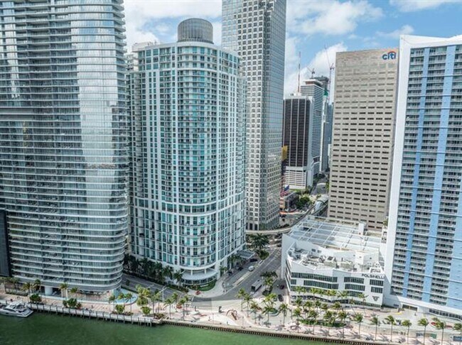 Building Photo - 300 S Biscayne Blvd