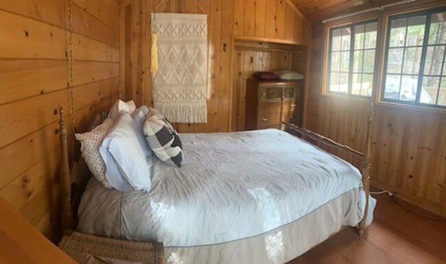 Building Photo - Creek Cabin In Idyllwild