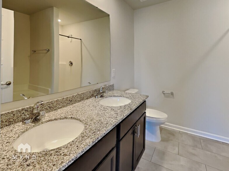 Building Photo - 120 Dasher Dr