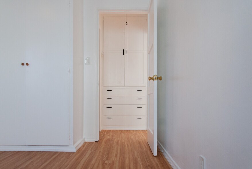 Looking from the bedroom into the hall. More storage space! - 936 Palms Blvd