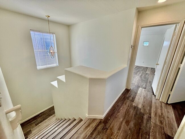 Building Photo - 3018 W Sands Dr