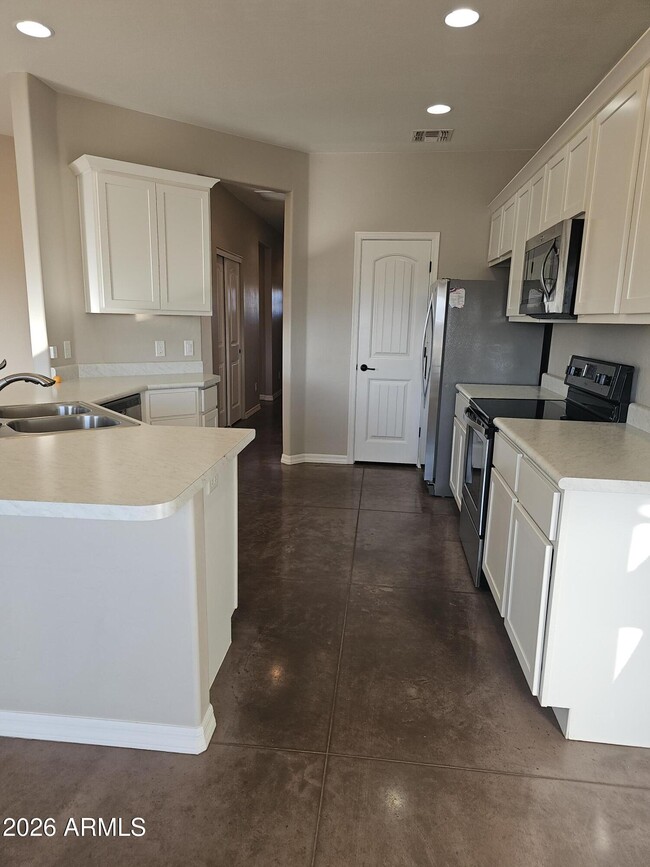 Building Photo - 7874 E Sky Island Pl