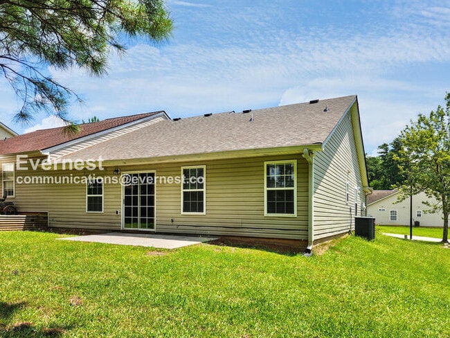 Building Photo - 2175 Red Oak Cir