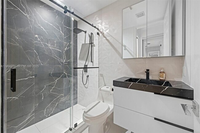 Building Photo - 19460 39th Ct