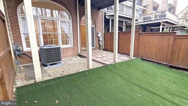 Building Photo - 1379 Heritage Oak Way